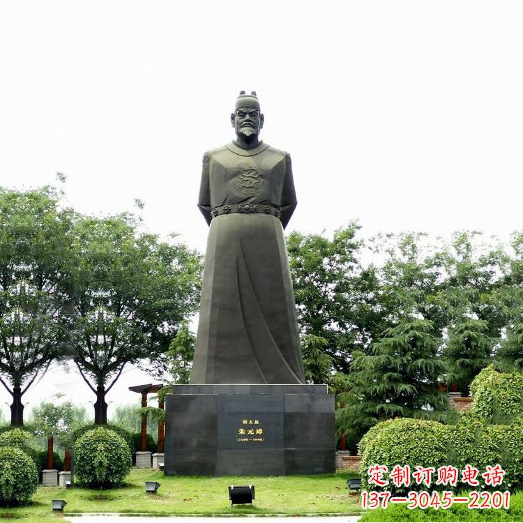 厦门“洪武之治”明太祖石雕塑像