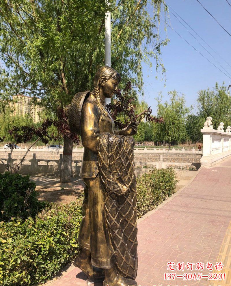 厦门农家女人的铜雕之美