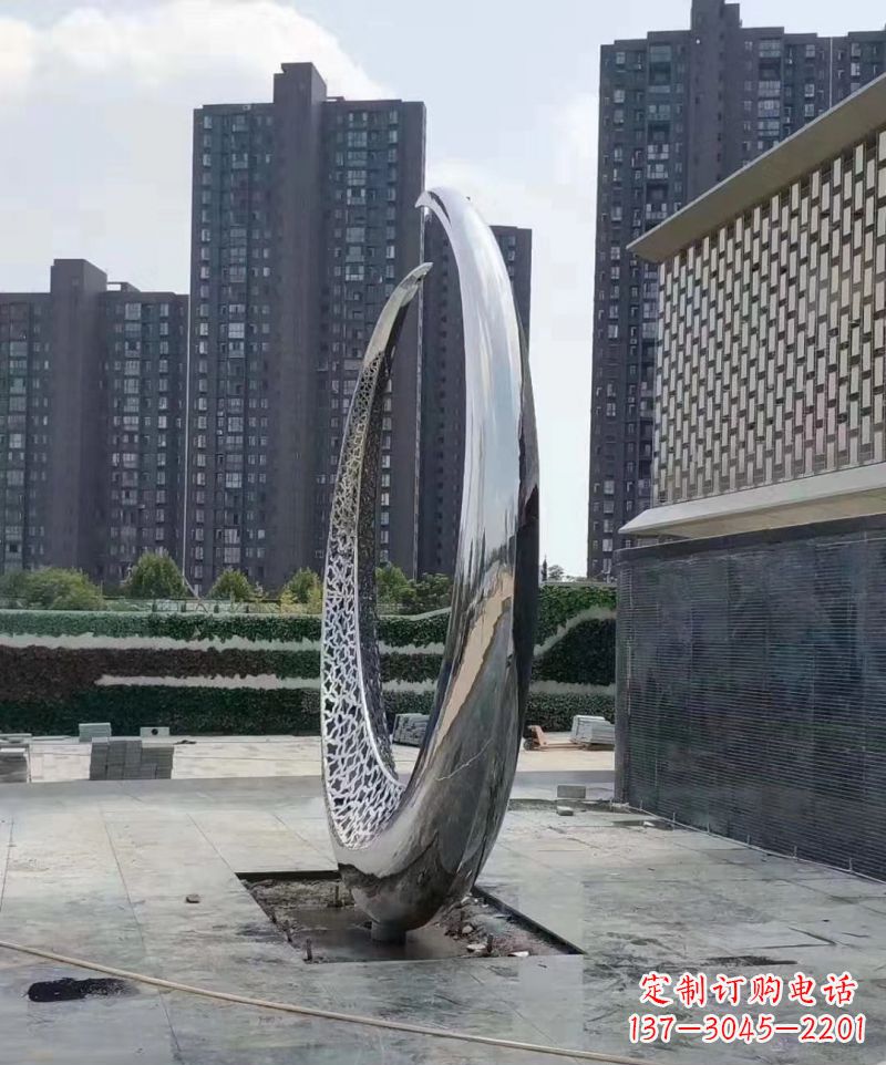 厦门精美不锈钢月亮雕塑