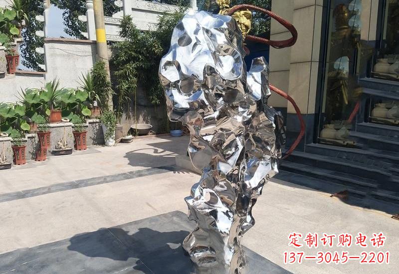 厦门太湖石雕塑传承中华文化精髓