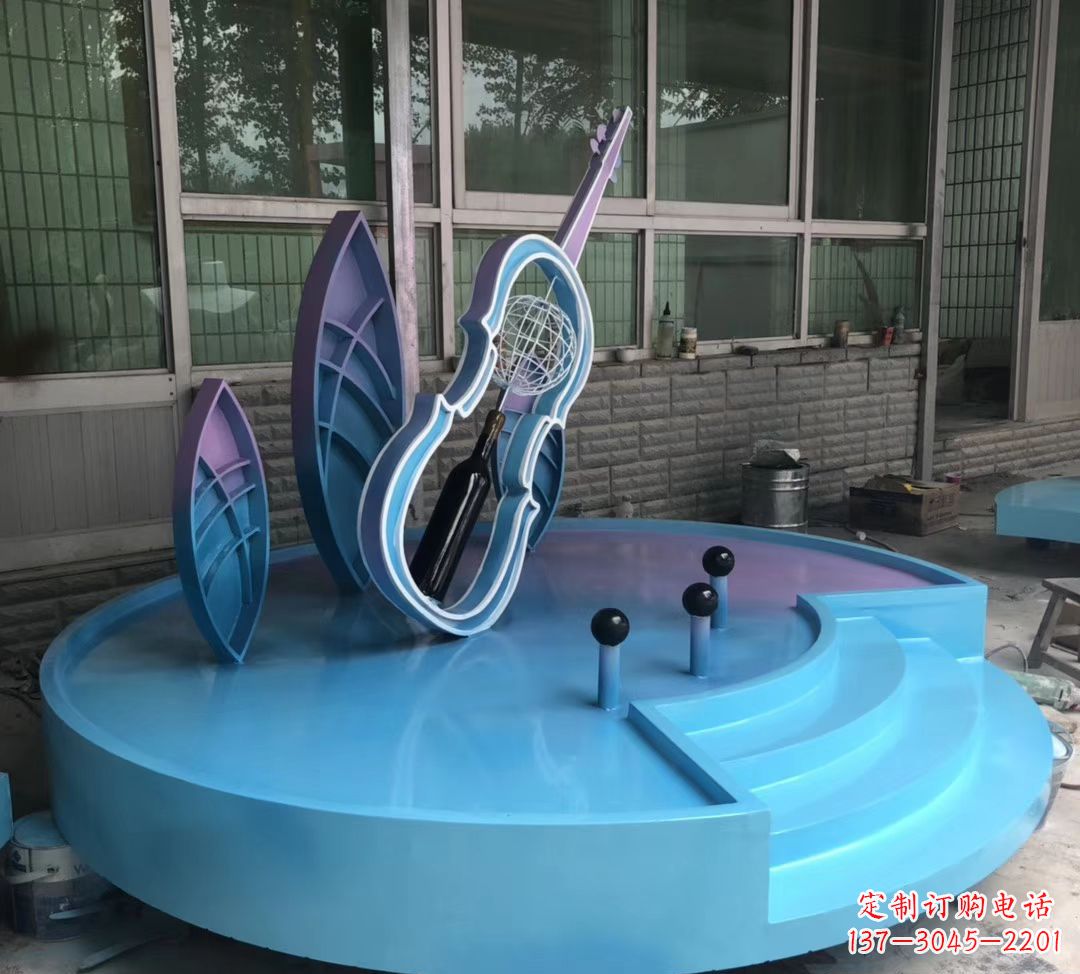厦门大提琴雕塑精致的艺术瑰宝