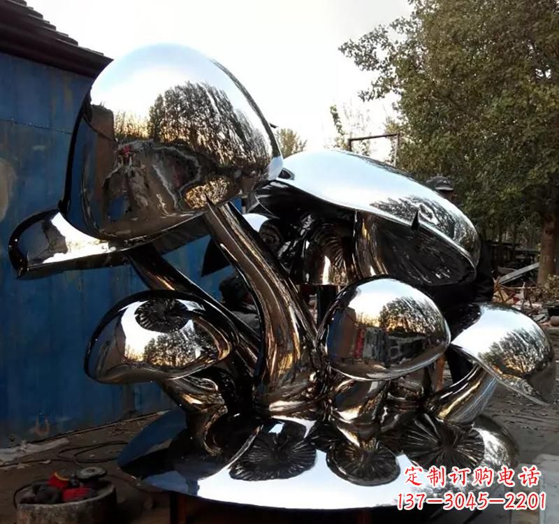厦门不锈钢蘑菇雕塑给空间增添活力