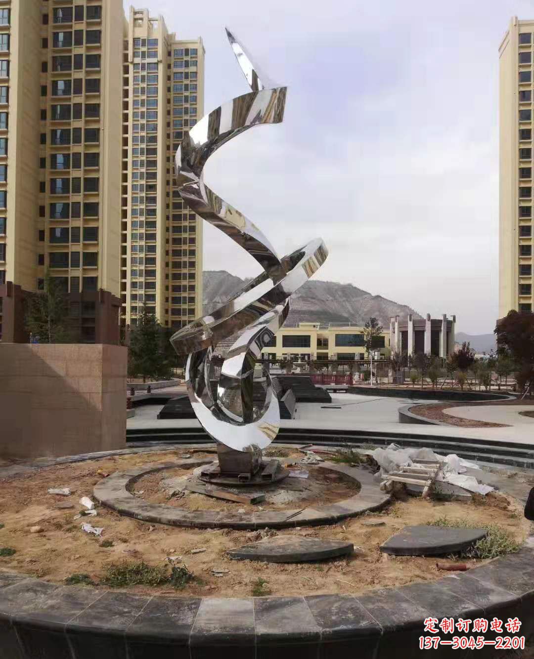 厦门飘带雕塑美化城市空间的艺术