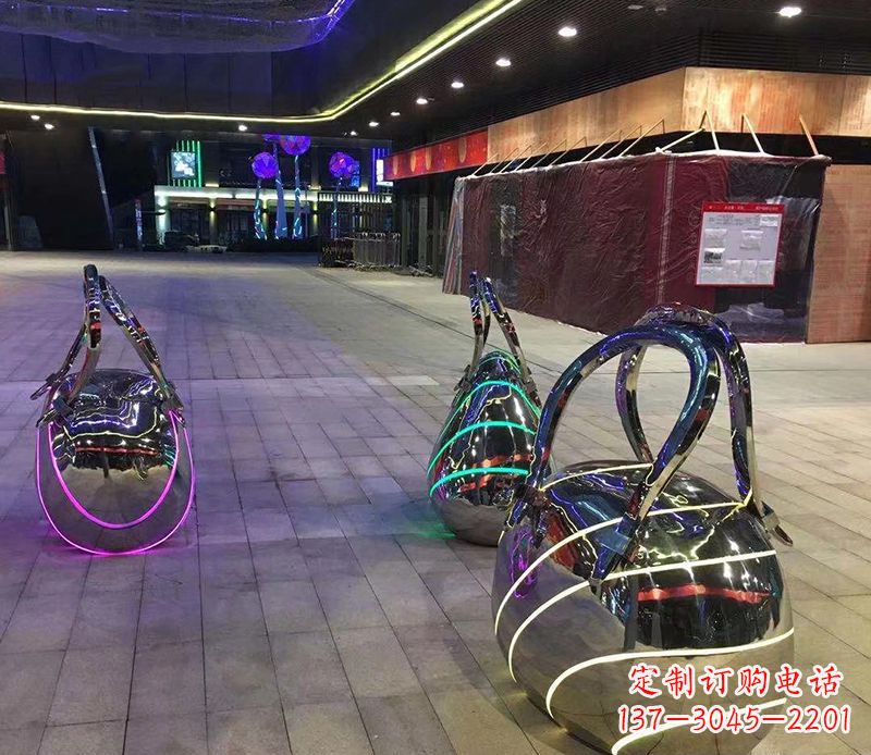厦门不锈钢手提包雕塑