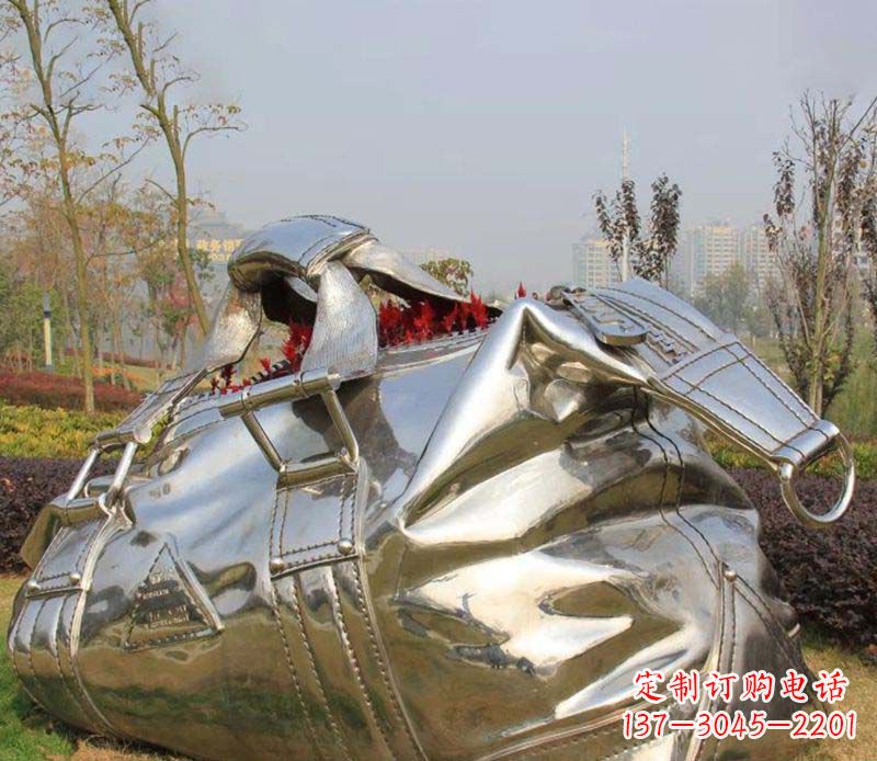 厦门不锈钢手提包雕塑1
