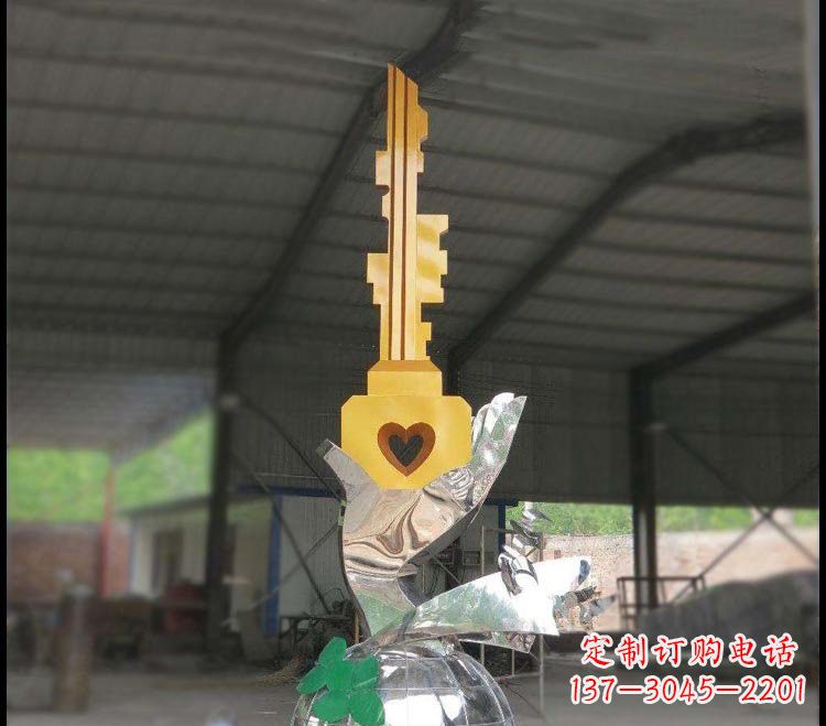 厦门不锈钢校园手托钥匙雕塑