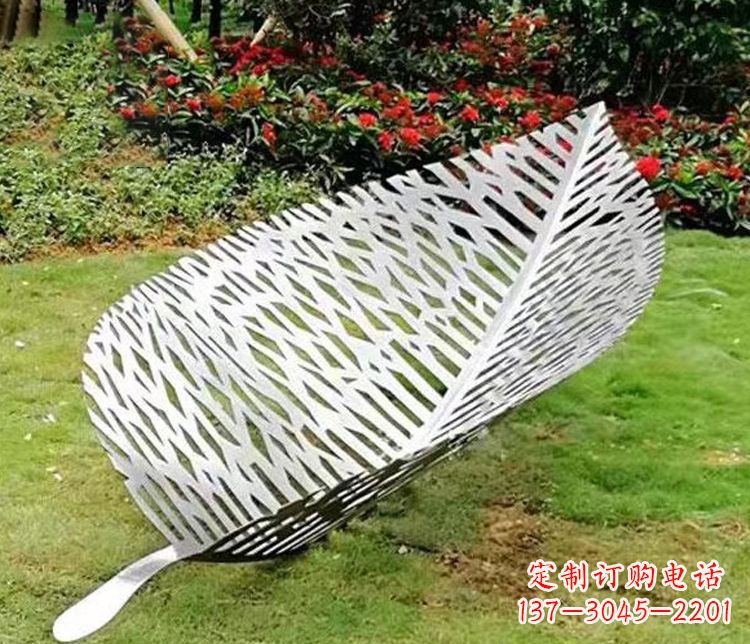 厦门不锈钢园林镂空树叶雕塑精美而抽象
