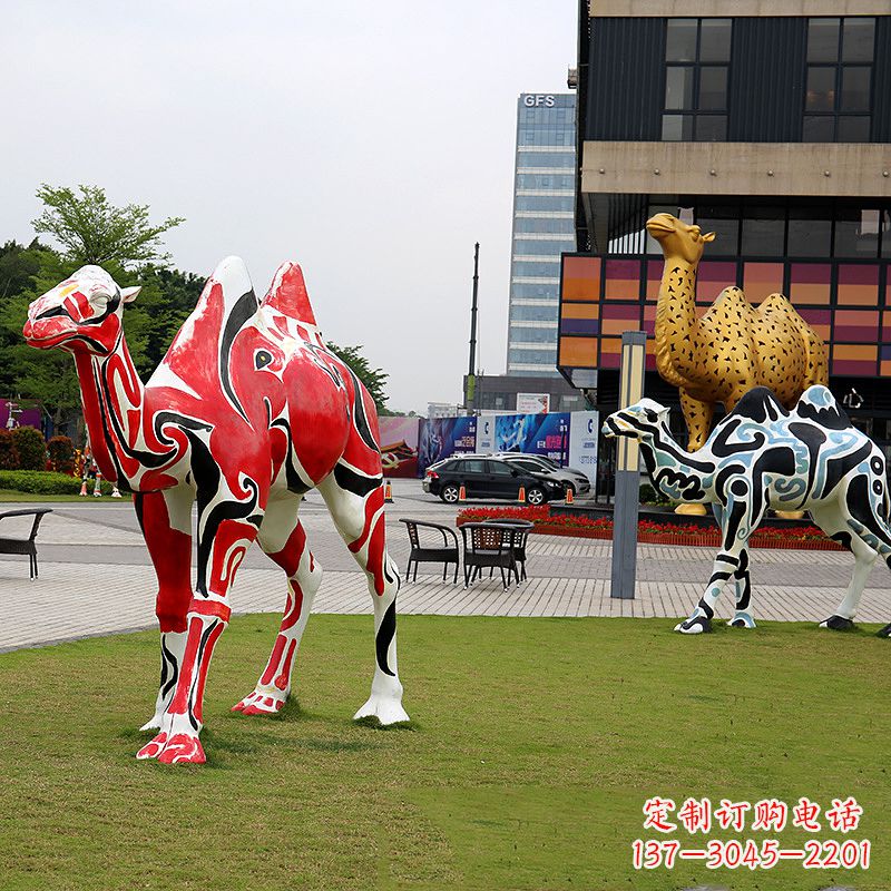 厦门彩绘骆驼不锈钢雕塑城市园林的精美装饰