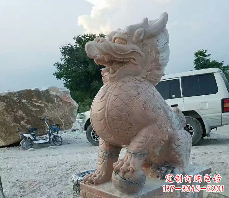 厦门踩球麒麟晚霞红石雕