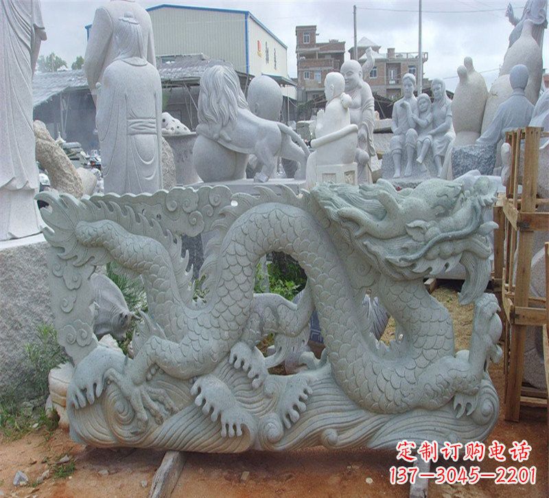 厦门大理石龙石雕传承古老文化，精雕细琢的艺术品