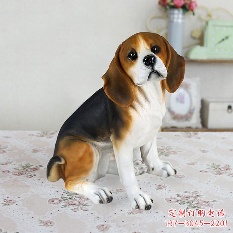厦门玻璃钢蹲姿仿真比格犬雕塑