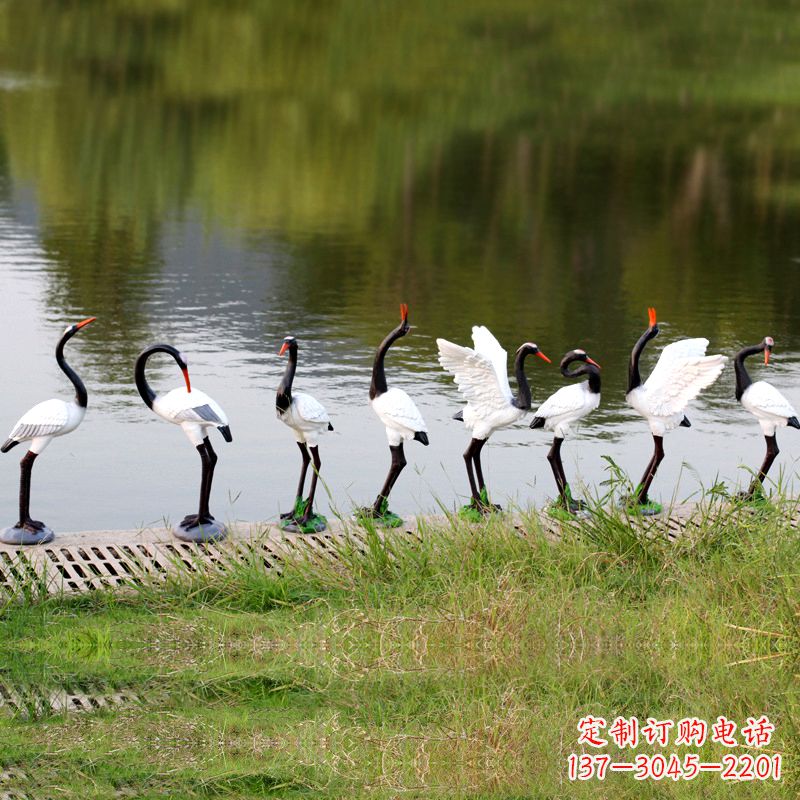 厦门玻璃钢动物水池雕塑