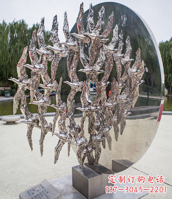 厦门欣赏鸽子轻盈的美丽——不锈钢动物鸽子雕塑