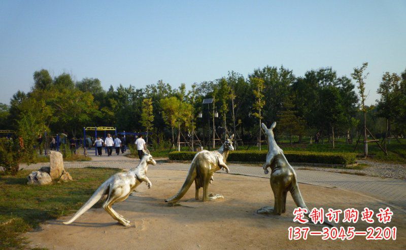 厦门公园袋鼠动物铜雕 (3)