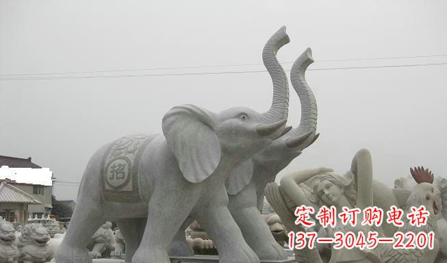 厦门公园动物长鼻大象石雕