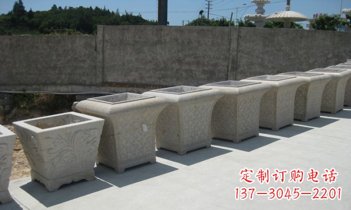 厦门大理石花盆石雕 – 在公园展现精美自然风貌