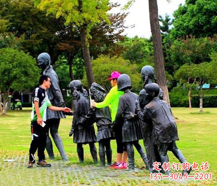 厦门铜质老鹰抓小鸡雕塑