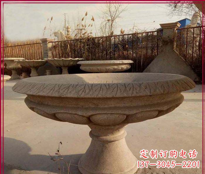 厦门黄锈石花盆雕塑,让花园更加美丽