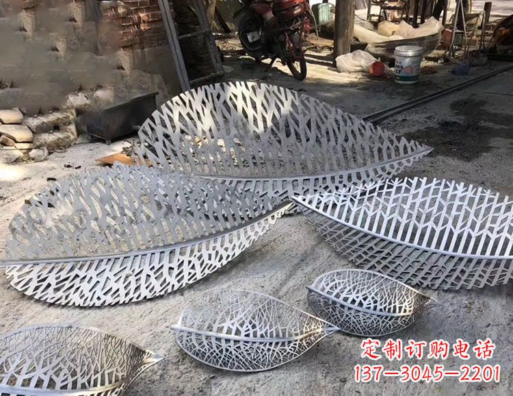 厦门树叶镂空不锈钢雕塑