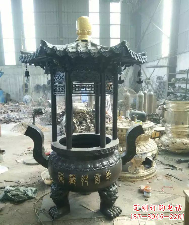 厦门寺庙圆香炉铜雕 (2)