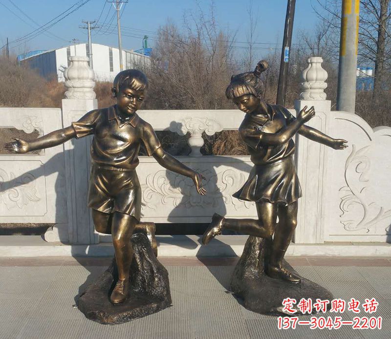 厦门踢毽子的儿童铜雕