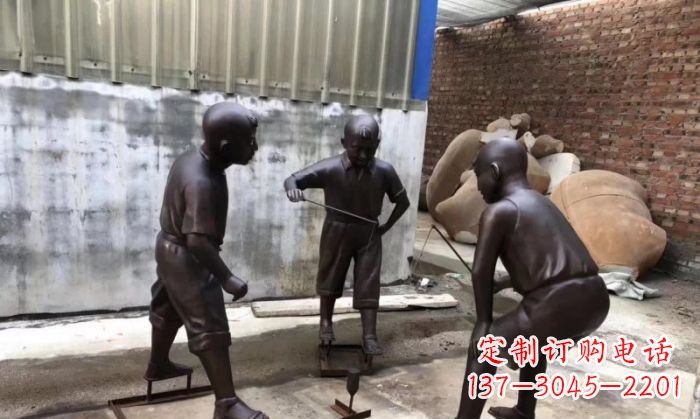 厦门玩陀螺人物铜雕 (2)