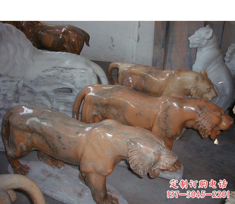 厦门晚霞红动物老虎石雕