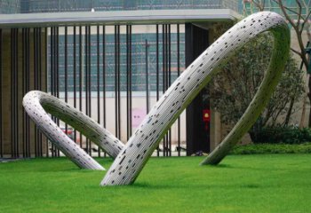 厦门景观雕塑-酒店草坪创意不锈钢圆环景观雕塑